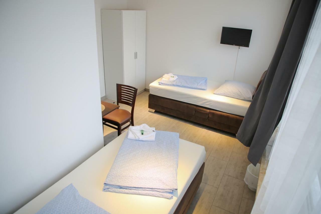 Franken Motel Fürth Extérieur photo